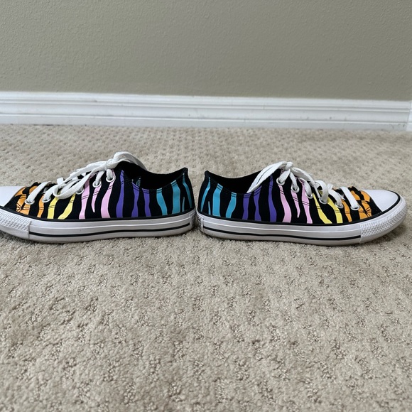 Women’s Converse All Star size 8 - Picture 7 of 9